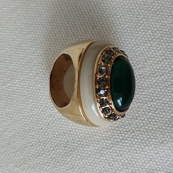 BR Elegant Emerald Vintage Style Rng - Picture 8 of 13